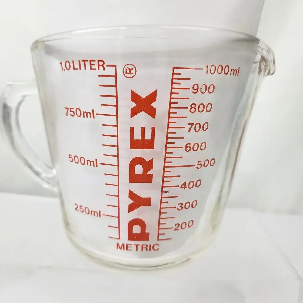 PYREX 4 Cup 1Qt (32oz) Glass Measuring Cup #532 D Handle Red Letter Vintage EUC
